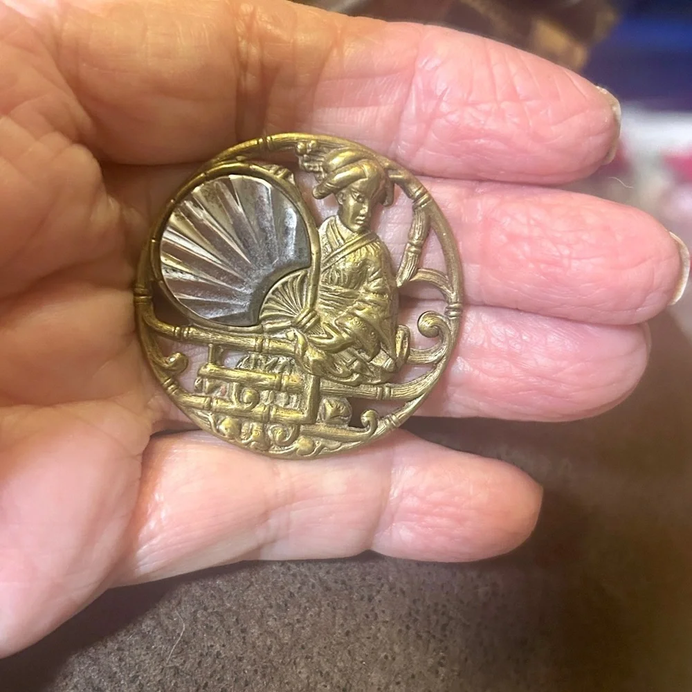 Steel Cut Button Antique Large Geisha